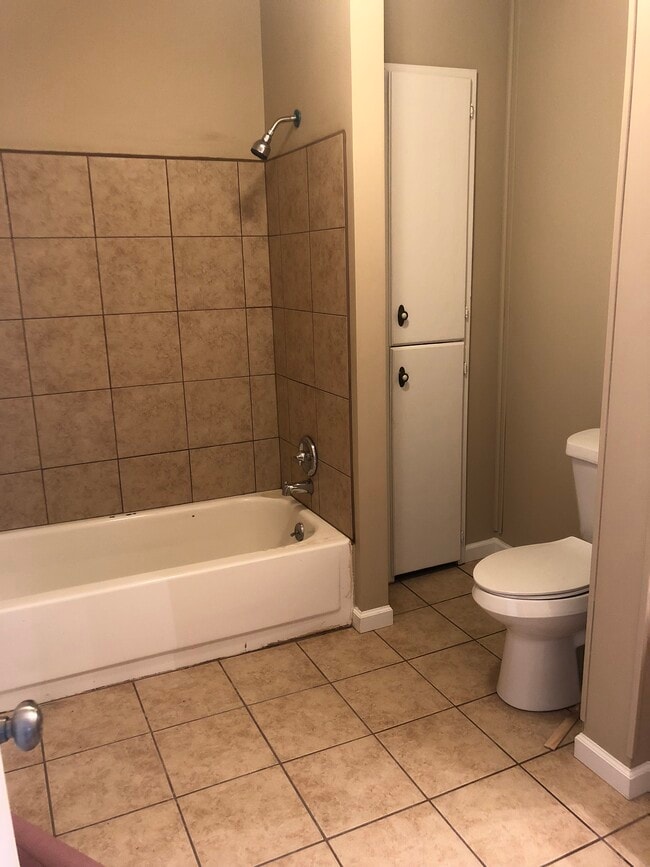 Photo - 3273 Berent St