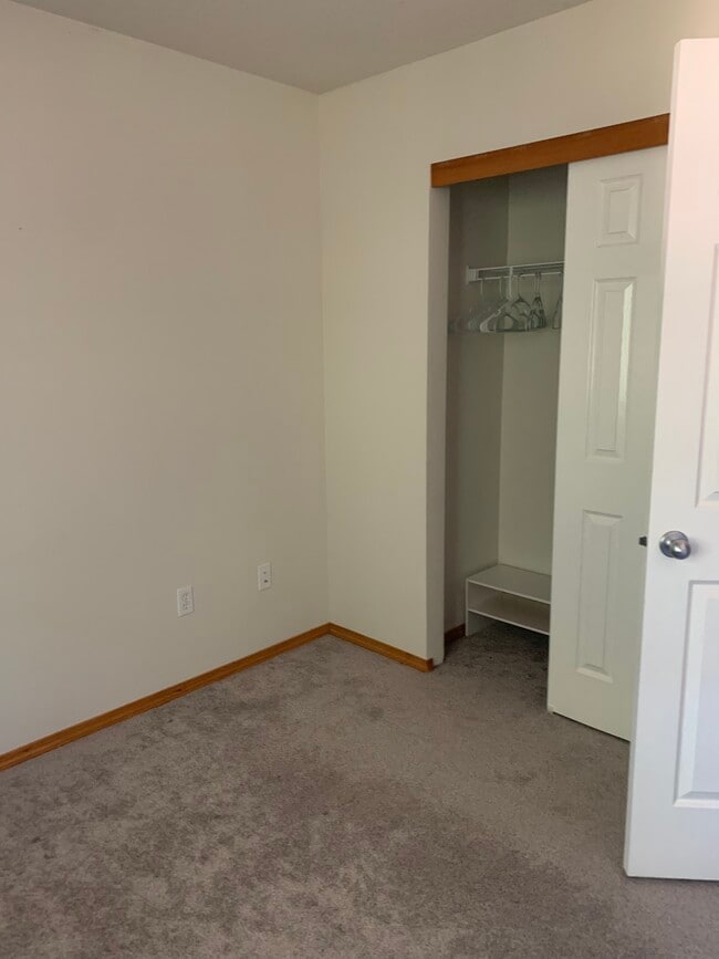 Photo - 4618 SE 127th Ave