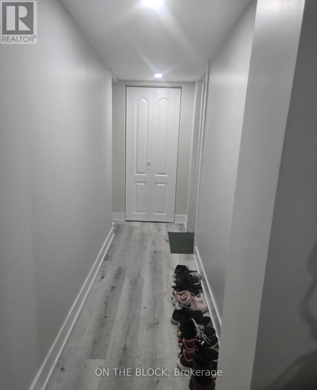 Photo - 103 Fitzgibbon Ave