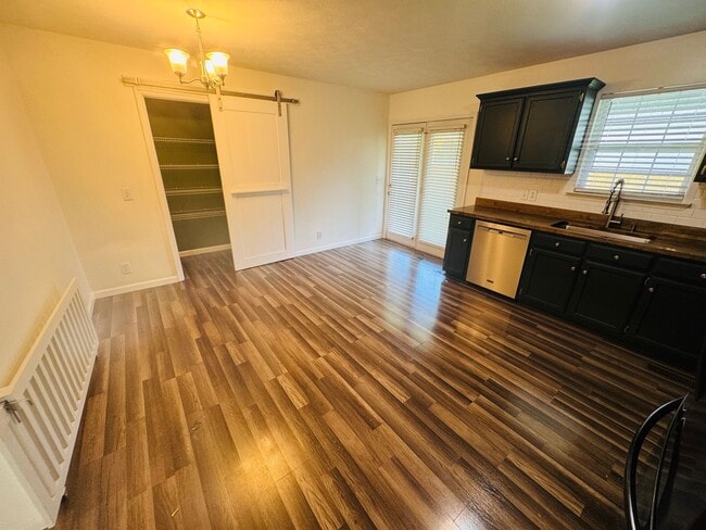 Photo - 720 Fields Ln