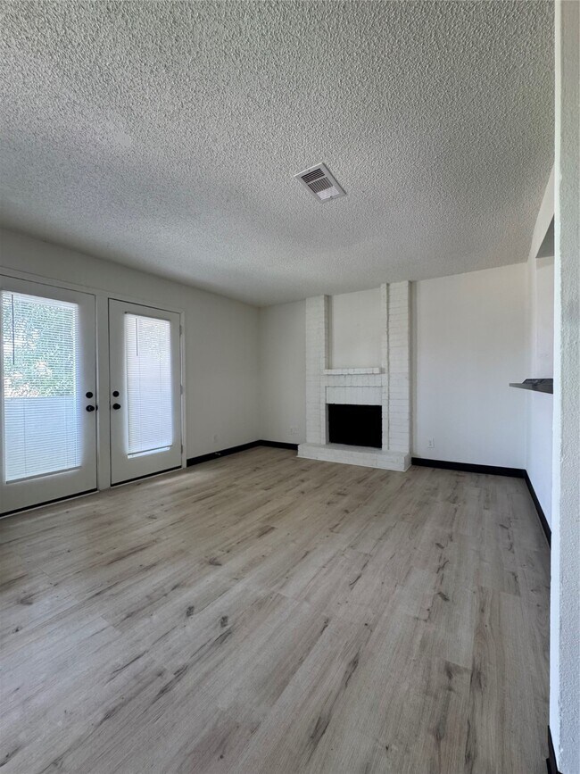 Photo - 1319 Brenda Ln