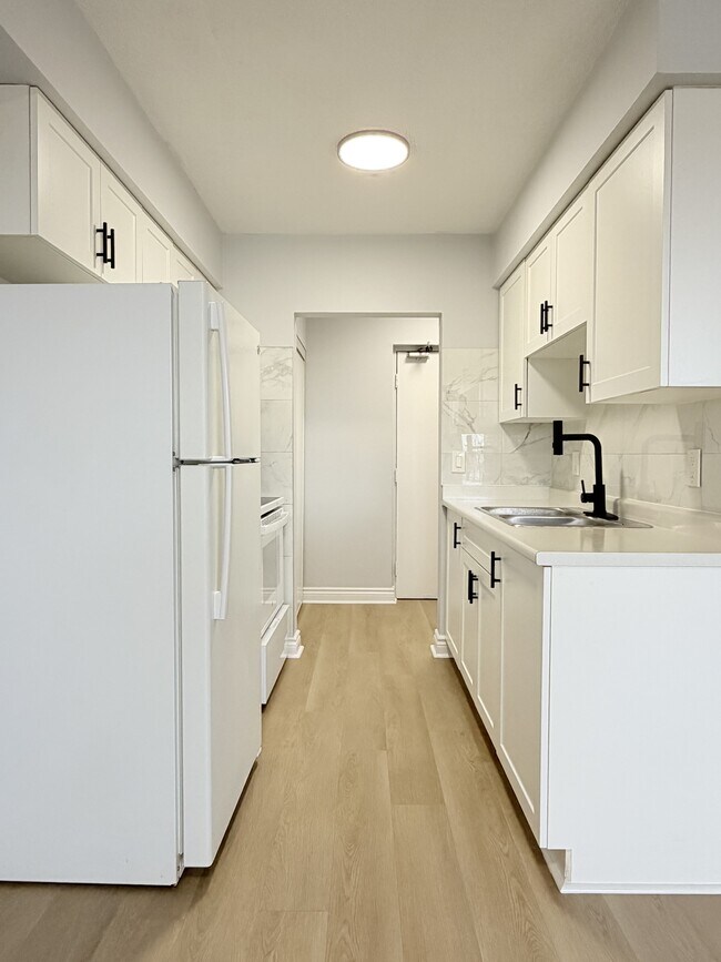 Photo - 1071 McDougall St Unité 402