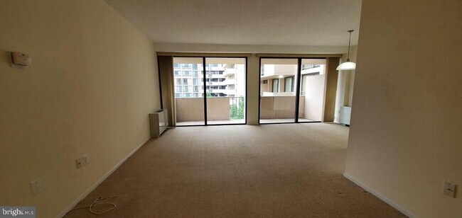 Photo - 4141 Henderson Rd Unidad 925