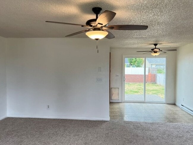 Photo - 3Bd/1Ba Single Story House - Available Now!