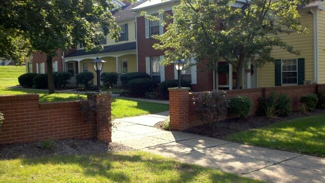 Photo - Woodside Terrace Apartments