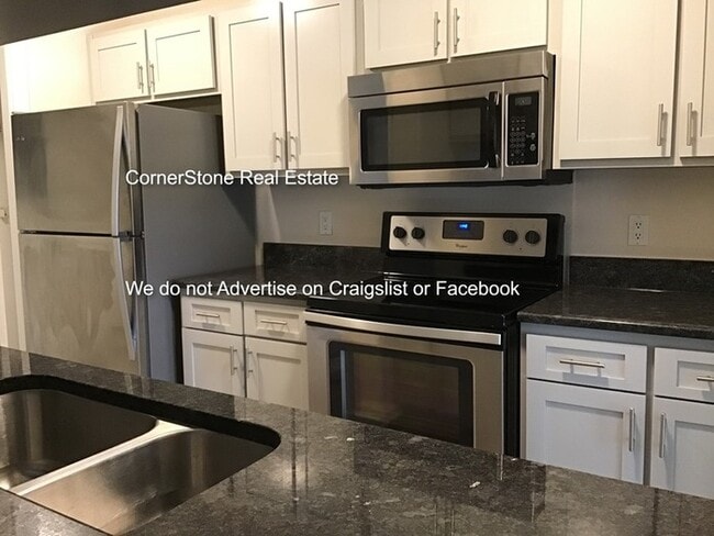 Photo - 349 Waterdown Dr