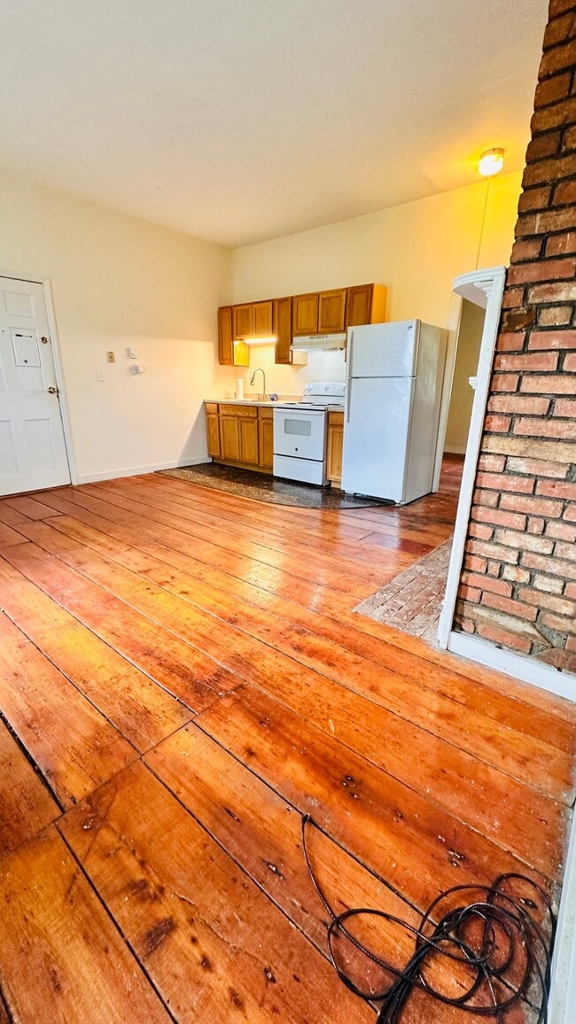 Photo - 107 S River St Unit 3