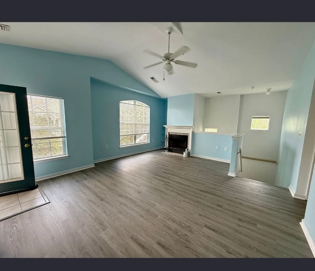 Photo - 925 Dorchester Pl Unit 305