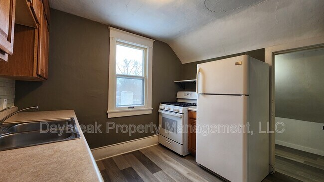 Photo - 1228 10th St N