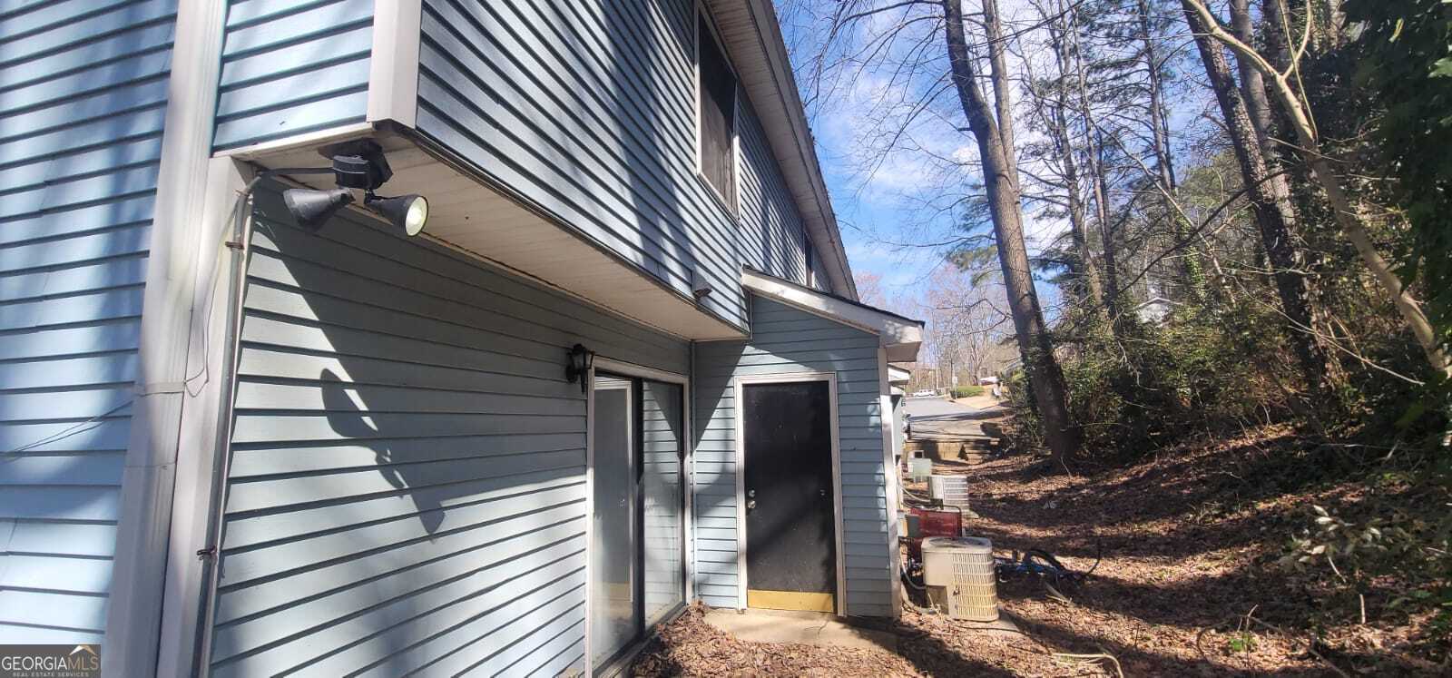 Photo - 1570 Oakpoint Dr SW