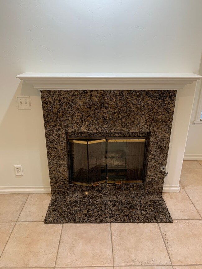 Photo - MIC Unidad 2682 Mission Boulevard #A