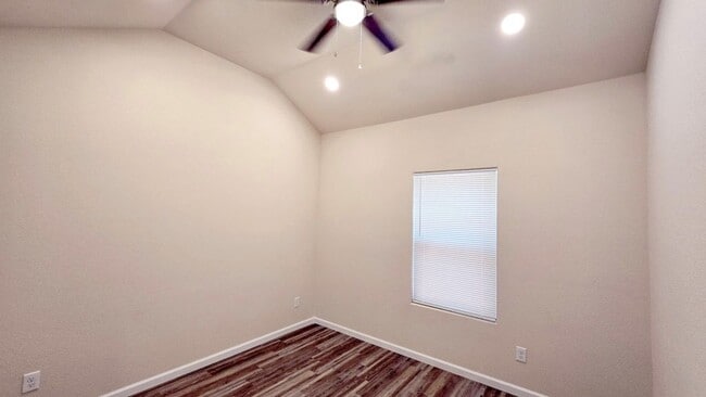 Photo - 1012 N Eva Ave