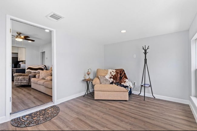 Photo - 9413 Clinton Dr