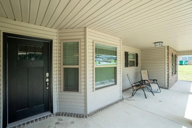 Photo - 191 Conquest Ave