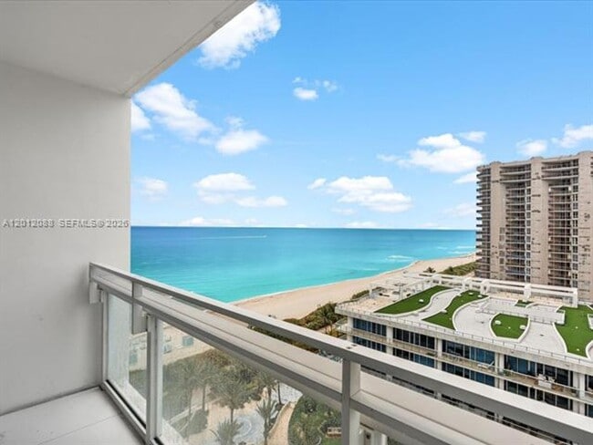 Photo - 6801 Collins Ave Unidad 6801 Collins Ave # 1208