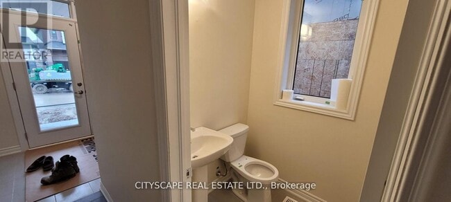 Photo - 29 Sundin Dr