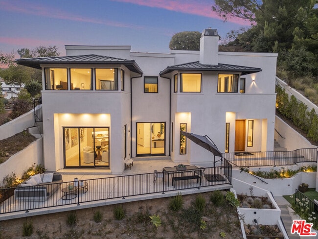 3101 Belden Dr