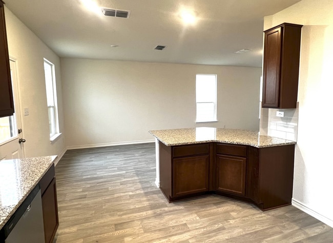 Photo - 7530 Fishbowl Ln