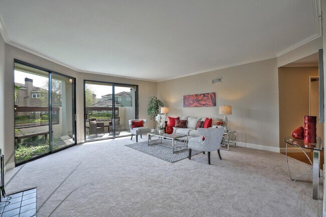 530 Shorebird Cir