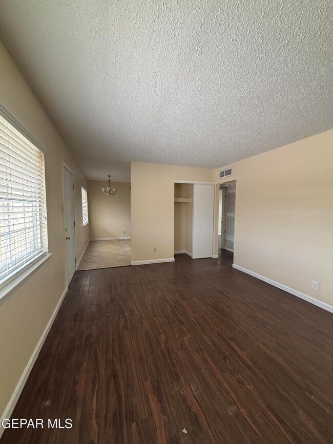 Photo - 1601 N El Paso St Unidad 2