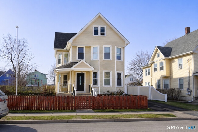 Building Photo - 134 Gorham Ave Unit 1