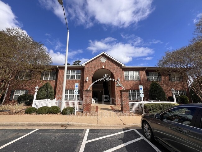 Building Photo - 203 Sturbridge Dr