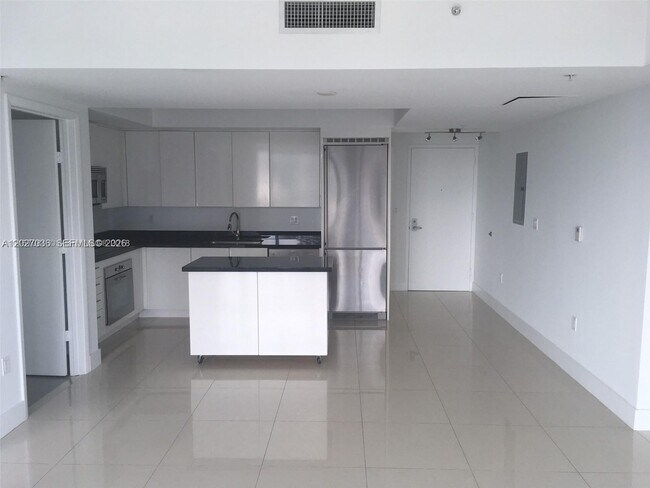 Photo - 92 SW 3rd St Unit 3404
