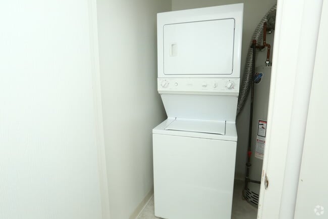 2 Bed 2 Bath Deluxe - In Unit Laundry - Harbor Cove