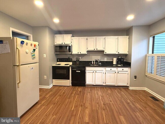 Photo - 13 Aviary St