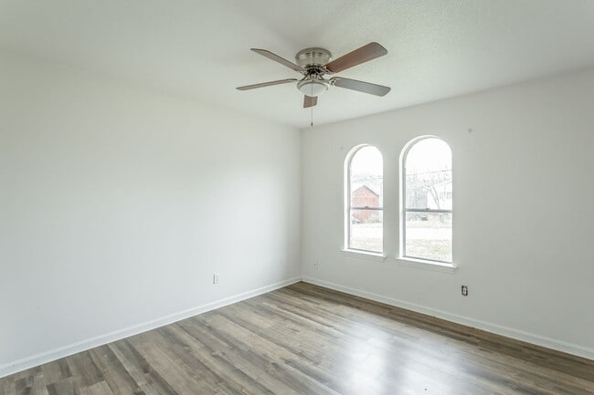 Photo - 5770-5772 Taggart Dr Unit 5772