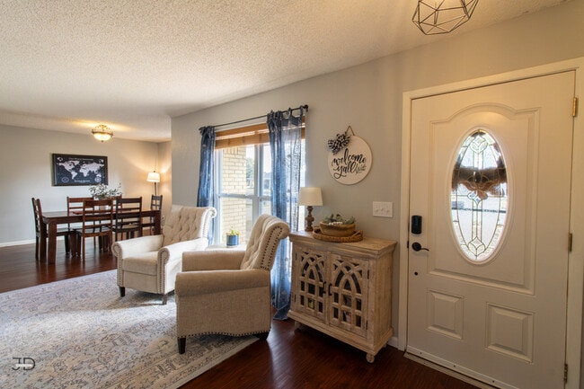 Photo - 5604 Greentree Ave