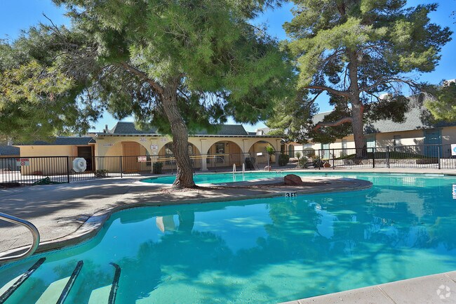 Photo - Monterrey Gardens