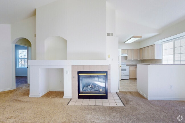 1BR, 1BA - 719SF - Living Room - Tiburon Apartments