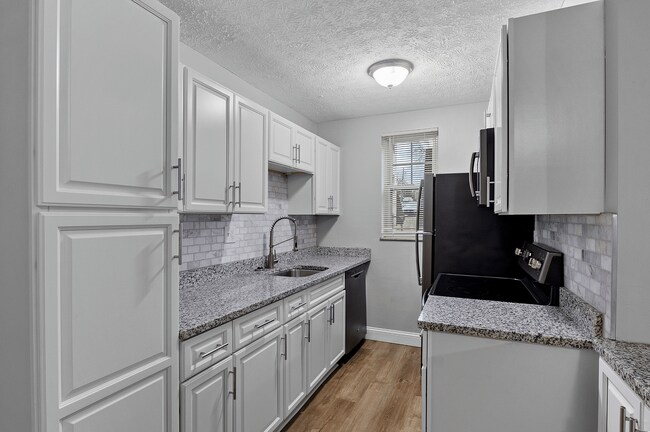 Open Layout - The Courtyard of Oakley