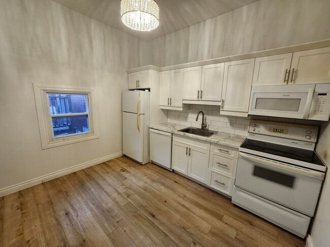 Building Photo - 55 Carmarthen St Unit 55-1