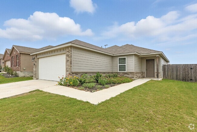 Building Photo - Immaculate 3BR/2BA Home Featuring Open-Con...