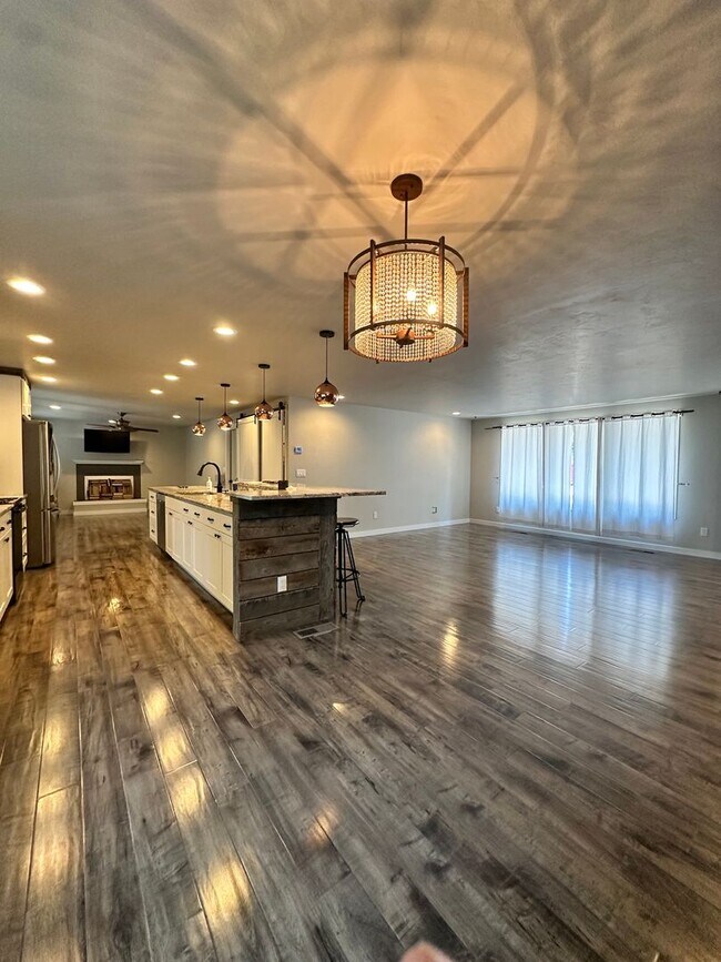 Photo - Beautifully Remodeled 3 Bedroom, 2 Bathroom Home – Move-In Ready!