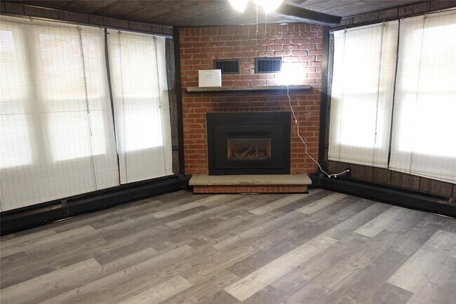 Photo - 304 Massachusetts Ave