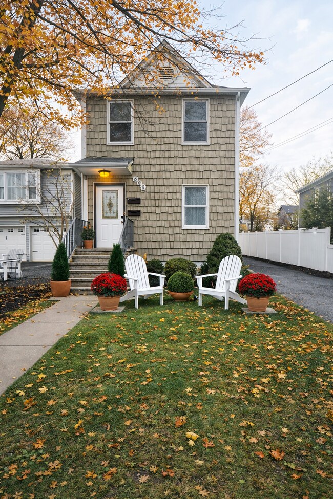 Photo - 608 W Broad St Unidad #1