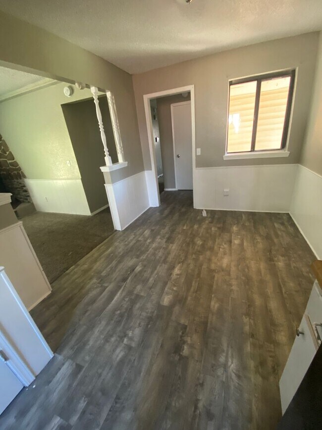 Photo - 5 Bedroom Home!