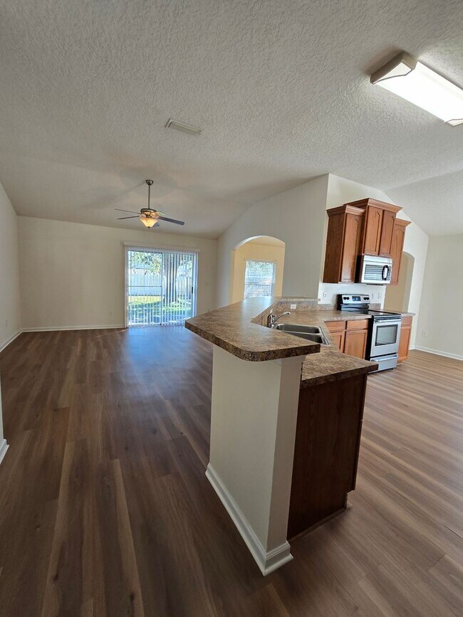 Photo - 4/2 Silver Creek Home Available Now!