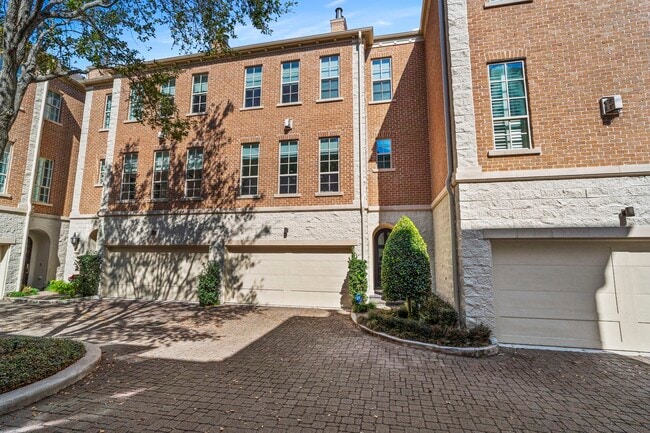 Building Photo - 2174 Briarglen Dr