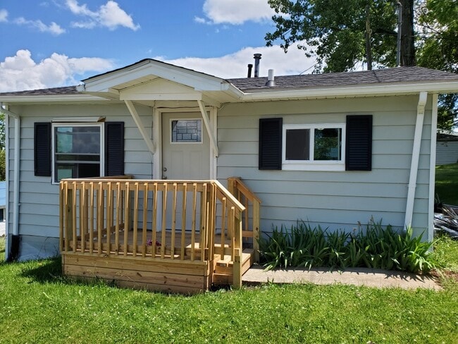 Exterior - 113 S Crestwood St House