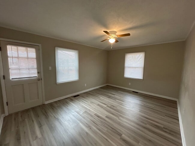 Photo - NEW LISTING!!!!!