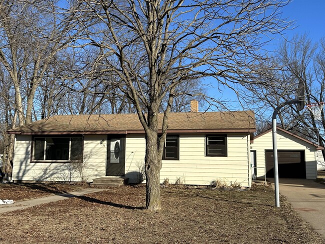 Building Photo - 136 Elmwood Ln Rental