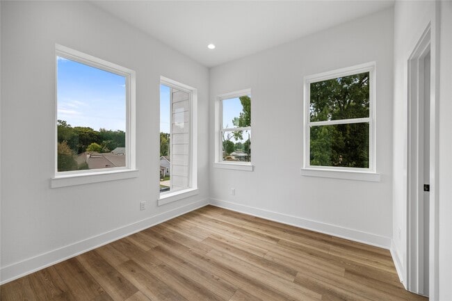 Photo - 7901 Cora St