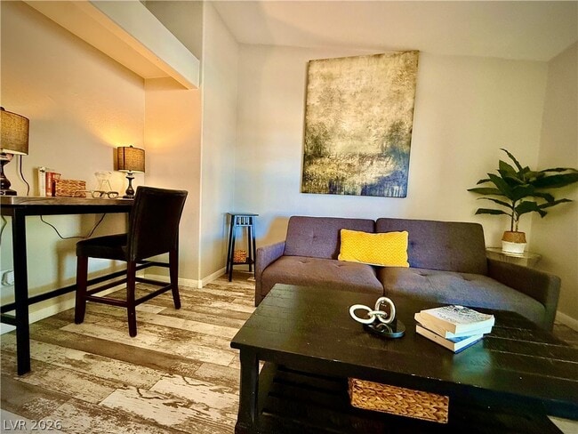 Photo - 2033 Riderwood Ave