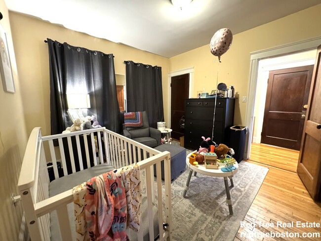 Photo - 18 Saint Peter St Apartments Unit 3