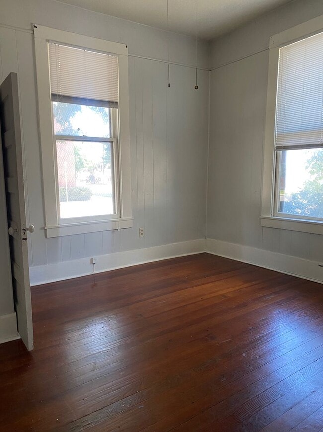 Photo - Charming 3/1 House Walking Distance to Cam...