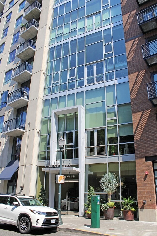 Building Photo - 922 NW 11th Ave
